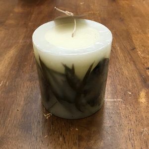 CANDLES WITH LEAVES